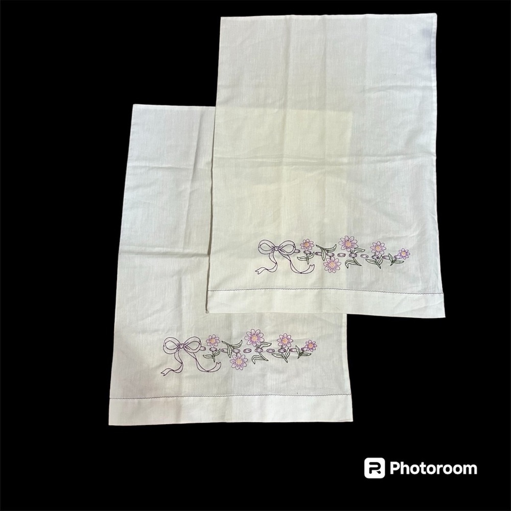 Vintage Hand Embroidered Linen 2 pillowcases purple flower Grannycore Farmhouse
